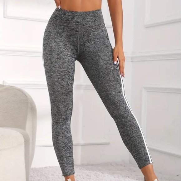 ❌SOLD❌❌ High Waist Yoga Leggings 🩶 - Picture 2 of 8